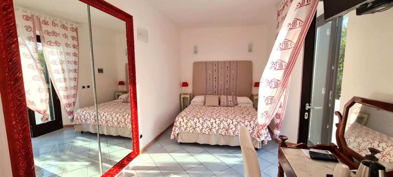 Guest House Villa Il Gabbiano Ponza Exterior foto